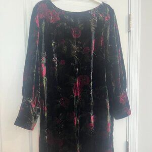 Ann Taylor Cuffed Velvet Floral Shift Dress: Size 12
